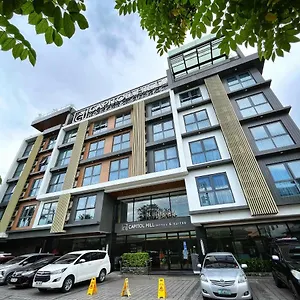 Capitol Hill And Hotel Angeles
